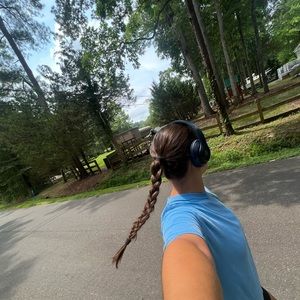 Meet your Posher, Julia